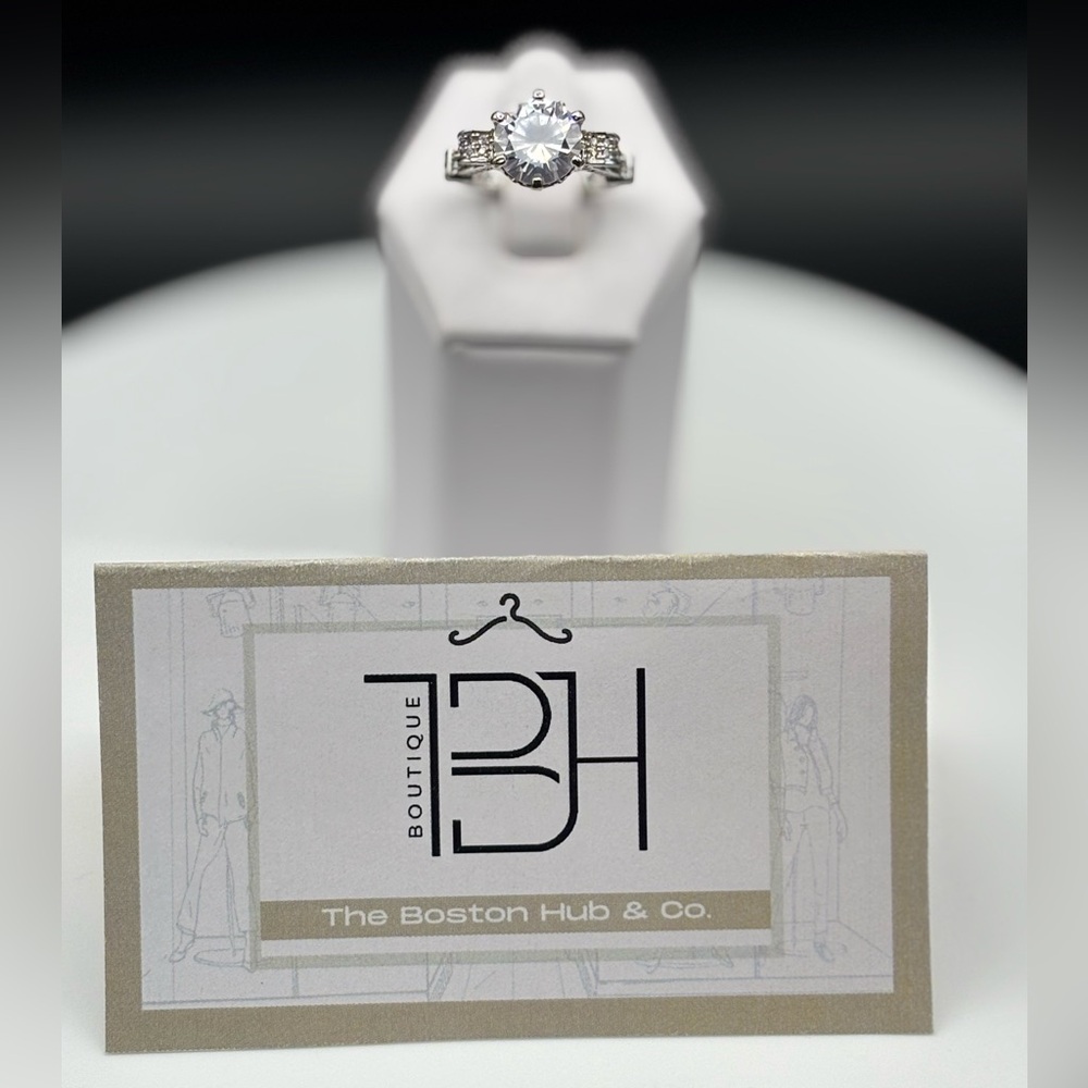 ❣️NEW Superb Engagement RING PLATED 18K Gold Size 9 Large center White CZ